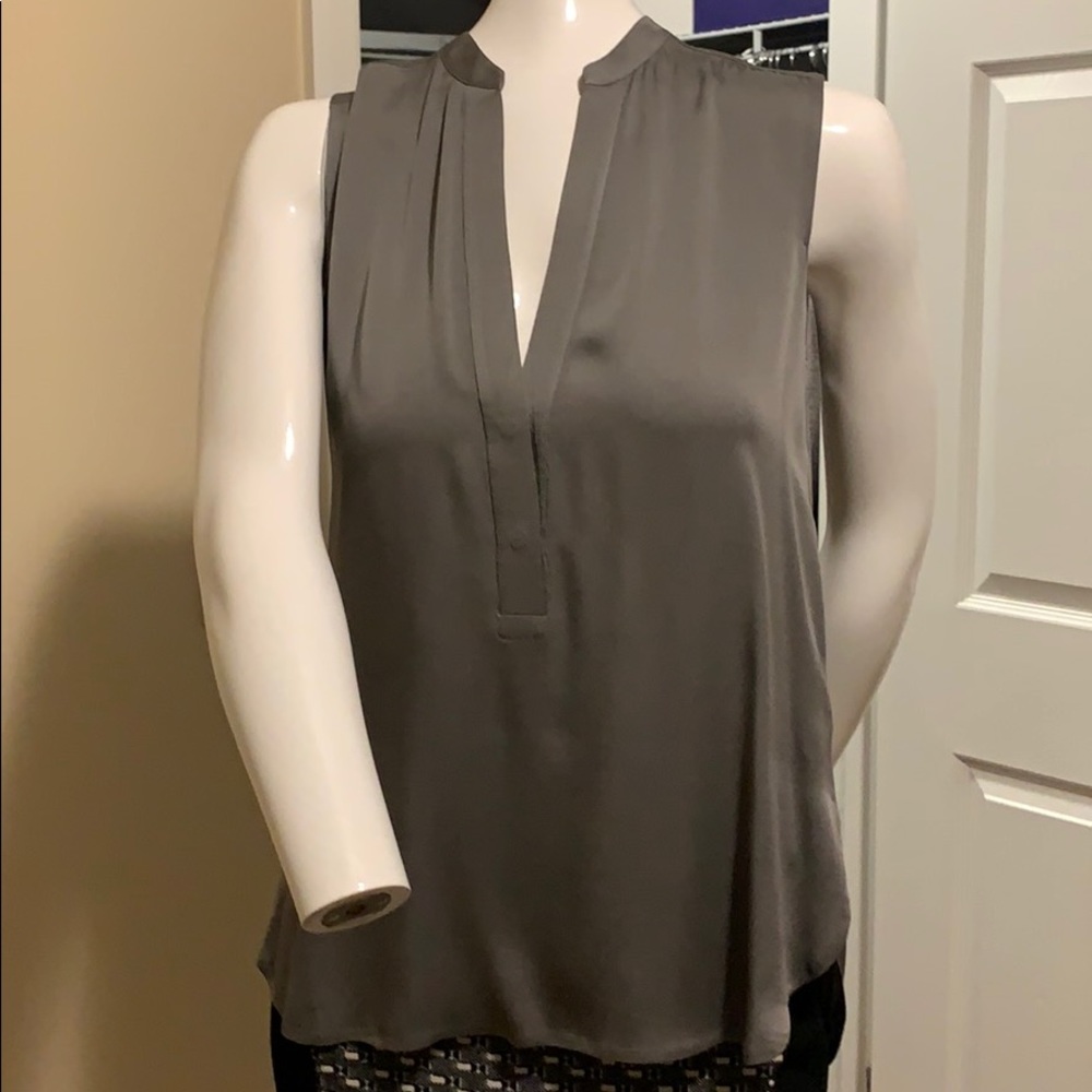 Vince Deep V-Neck Sleeveless Pullover Shirt Gray Silk Satin Shirttail Hem NWOT